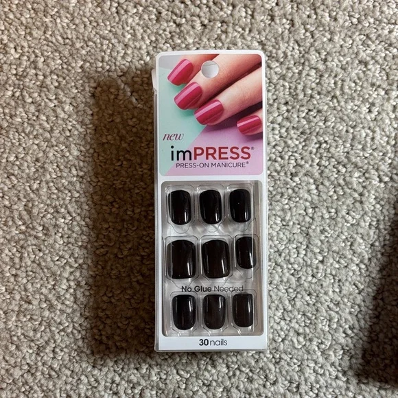 Assorted Press-On Nails - Picture 2 of 5